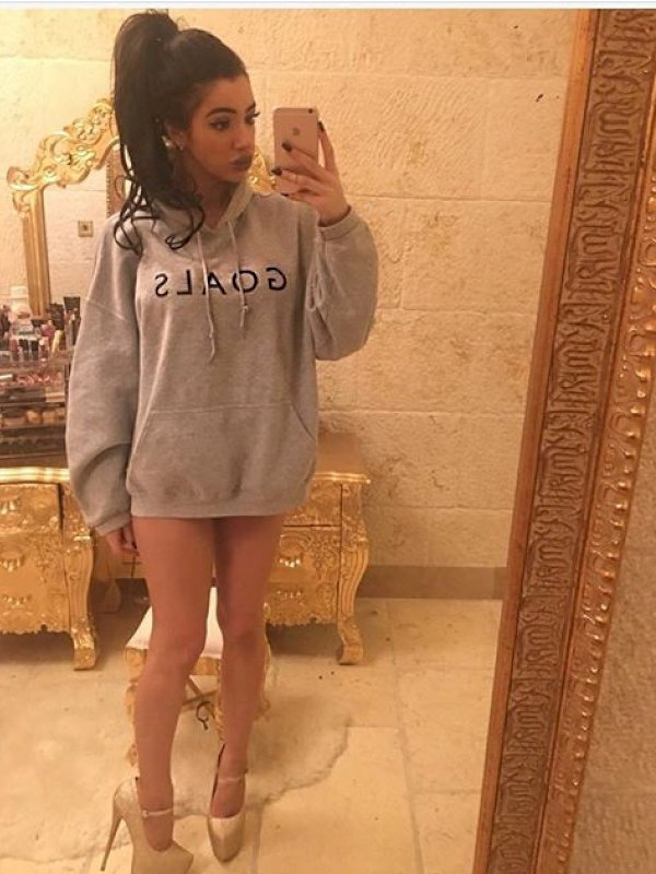 נסטיה החמה נסטיה החמה