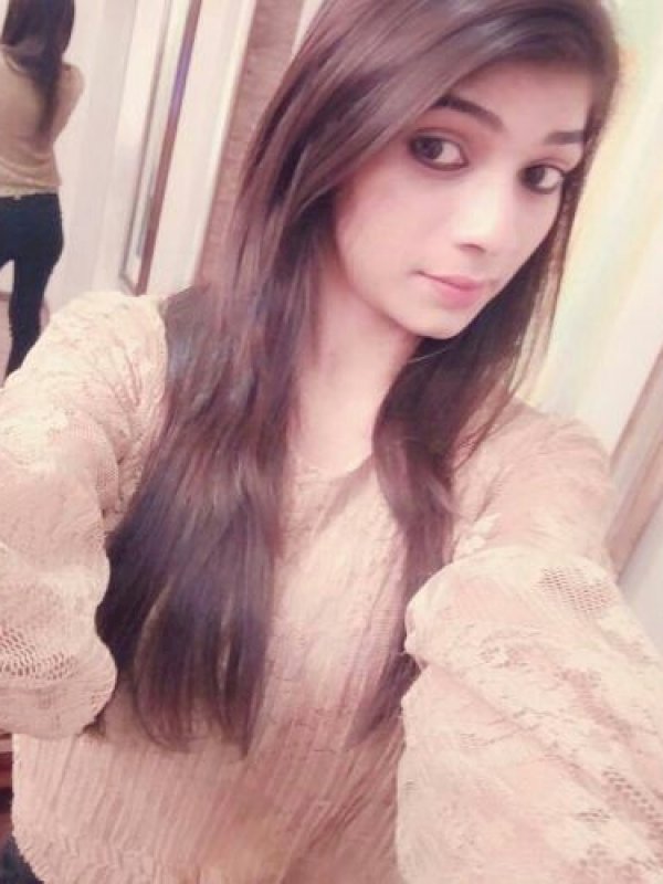 ניקול השווה אש