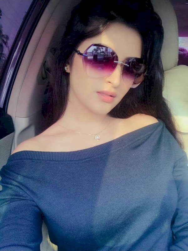 ניקול השווה אש