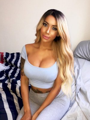 אמית הכי חרמנית