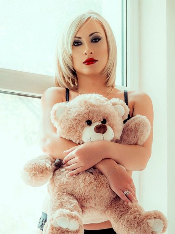 רוני החרמנית