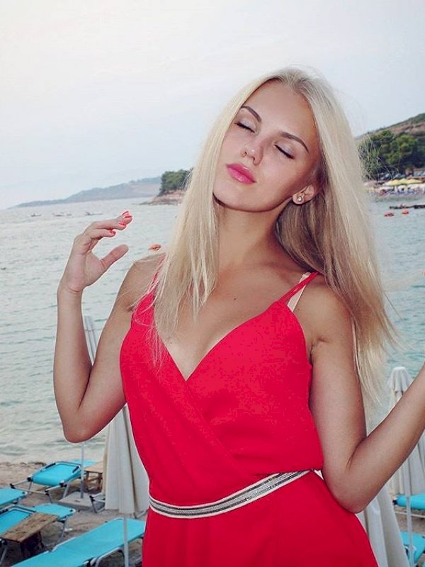 רוני החמה אש